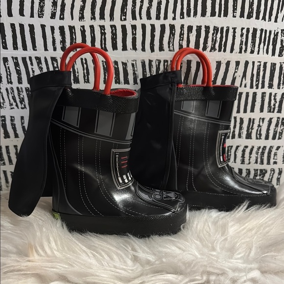 Western chief Darth Vader Rain Boots with Red Handles removable cape sz 5 NWOT - Picture 2 of 8